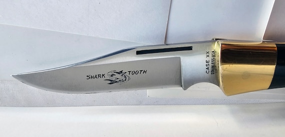 Case XX USA 4 Dot (1976) P197 L SSP Shark Tooth Lockback