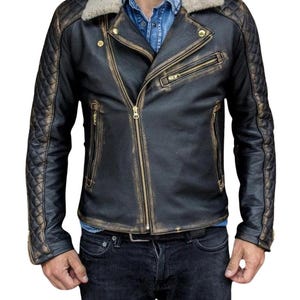 Mens Waxed Black Leather Motorbike Jacket: Quilted Shoulders, Fur Collar image 5