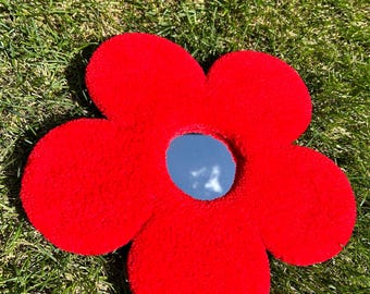Flower Power Tufted Mirror: Handmade Acrylic Yarn Decor