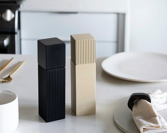 Set macina sale e pepe minimalista