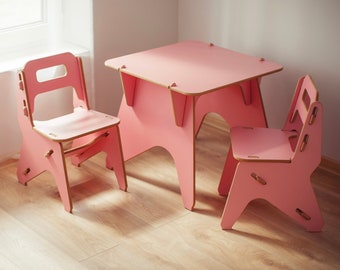 Ensemble table et chaises carrées pour enfants Upro® NANDO/HIRUSTER, rose. Table et chaise de salle de jeux. Ensemble d'activités
