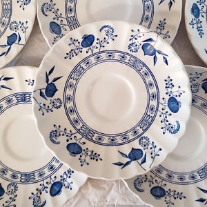 Lovely Set of 6 J&G Meakin Saucers Classic Blue Nordic Blue Onion Floral Pattern Blue and White Vintage Plates Set China Tea Plates England