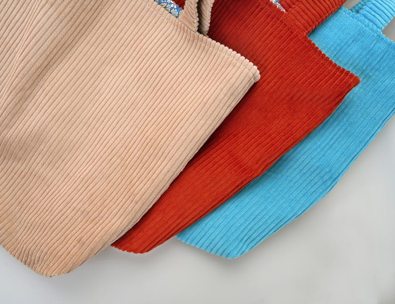 Paarse draagtas van getextureerde katoenen stof - dieppaars met binnenzak - perfect cadeau voor haar - premium corduroy designerdraagtas afbeelding 16