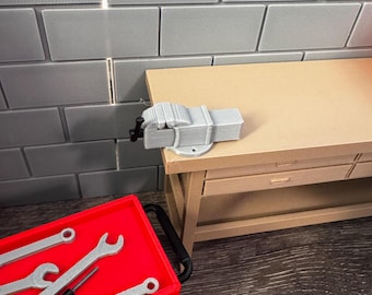 Banco de trabajo a escala, tornillo de banco de trabajo en miniatura personalizable, accesorio para banco de trabajo a escala, diorama de garaje para coche RC, accesorio para coche RC a escala, idea de regalo