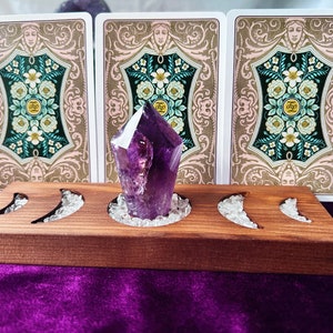 Tarot Kartenhalter Mondphasen. Tarot-Deckhalter, Orakel-Kartenständer mit Kerzenkristallhalter, Passend für 3 Karten, Handgefertigte Holz-Altar-Werkzeuge