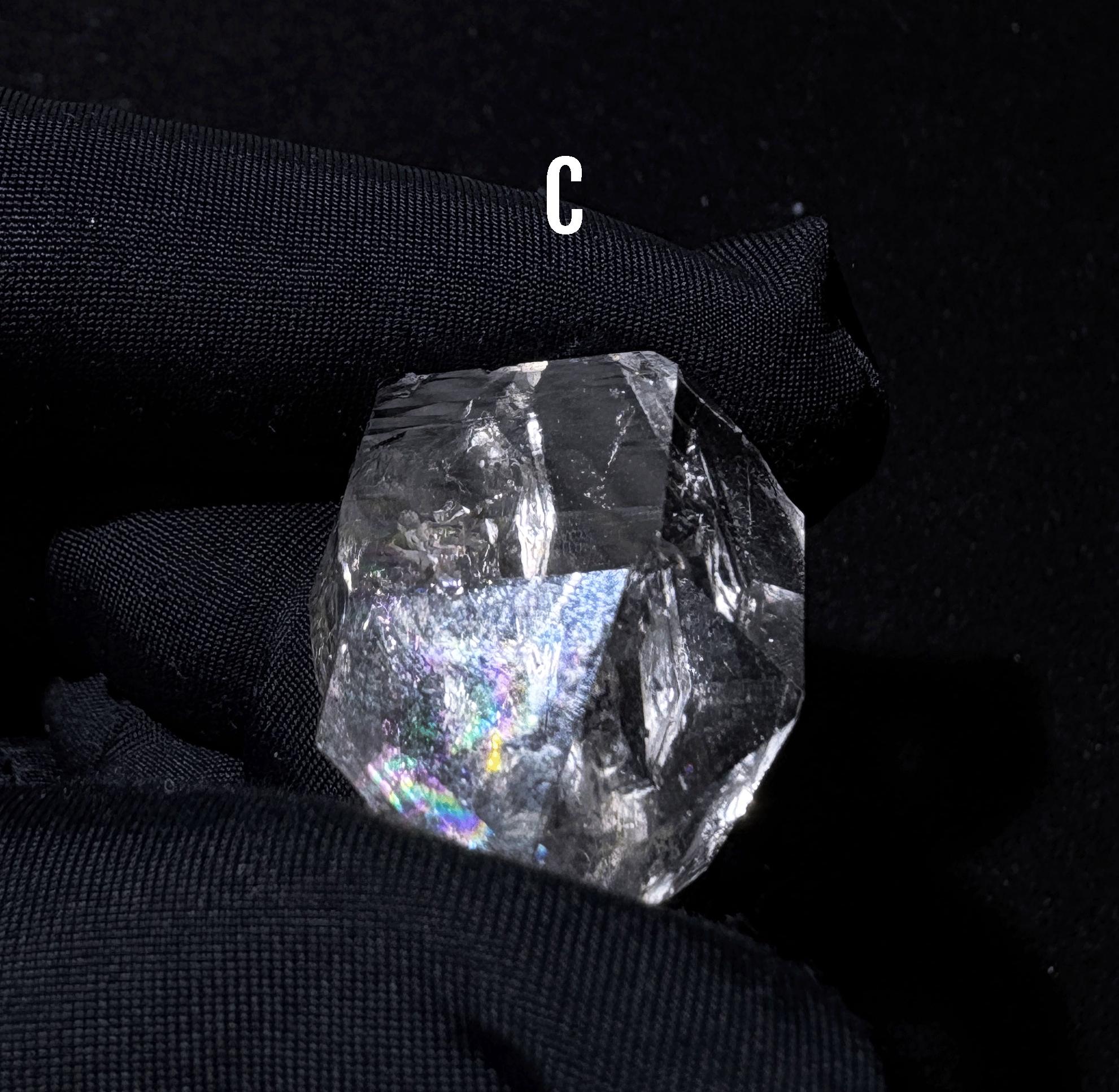 天然ハーキマーダイヤモンドクォーツ結晶｜UV蛍光を発する透明度の高い