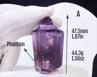 Tour d'améthyste uruguayenne, pointe de cristal violet foncé de haute qualité avec inclusions fantômes arc-en-ciel, clarté spirituelle, intuition et protection