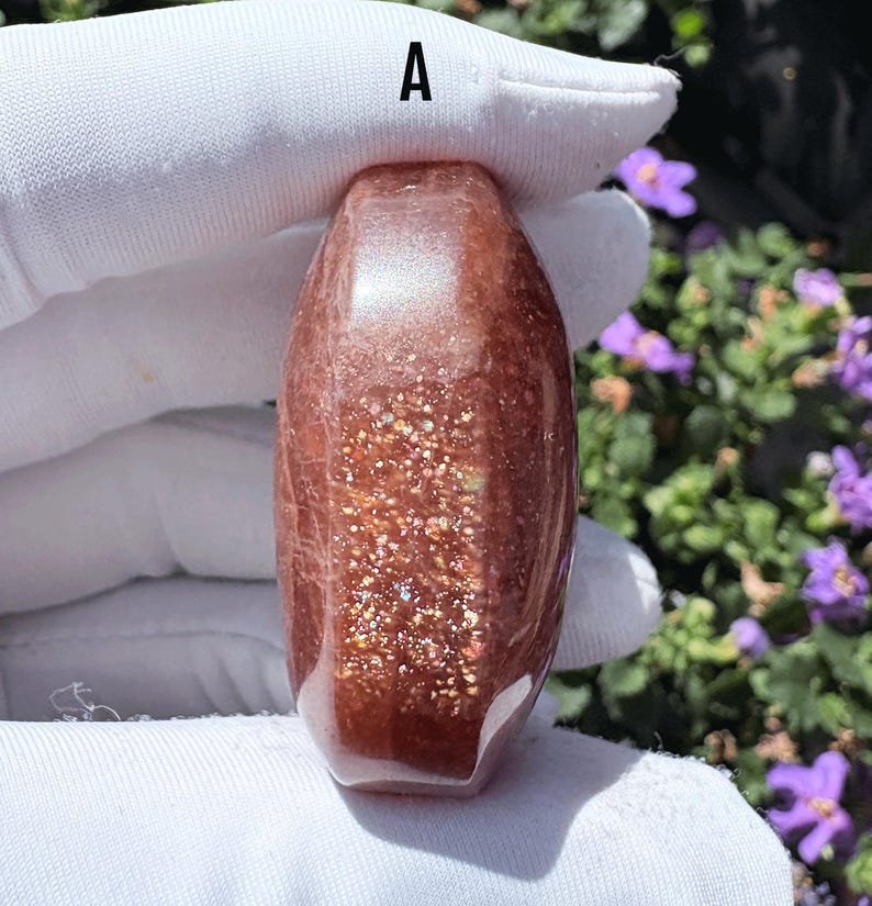 High-Quality Arusha Sunstone Palm Stone Premium Grade Stunning Double-Sided Rainbow Flash Rare Orange Sunstone Pocket Crystal Tumbled Stone image 2