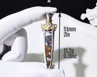 Colgante de espada de meteorito de doble cara: palasita keniana y hierro tipo M suizo. Collar de guerrero cósmico. Regalo espiritual único para él o ella.