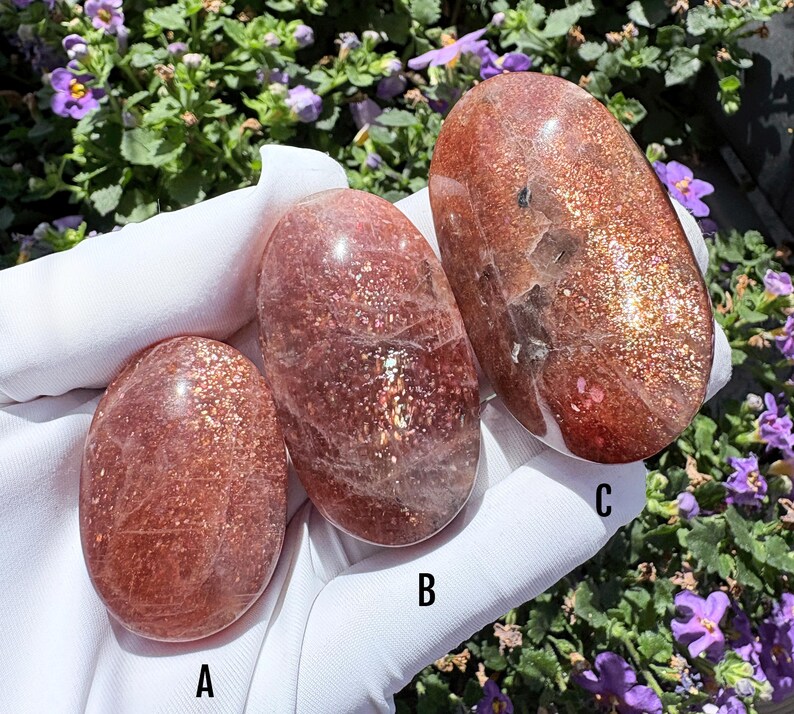 High-Quality Arusha Sunstone Palm Stone Premium Grade Stunning Double-Sided Rainbow Flash Rare Orange Sunstone Pocket Crystal Tumbled Stone image 4