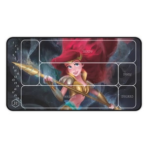 Tapis de jeu TCG - Lorcana - Art alternatif Ariel Sonic Warrior - plusieurs tailles avec zones