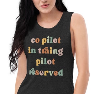 Koszulka Co-Pilot Girlfriend, Koszulka Co-Pilot Flirty Muscle, Top Love a Pilot, Koszulka Soaring Romance, Koszulka Flight Love Affair, Koszulka Heart Flies