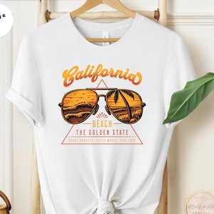 T-shirt de plage vintage, California Sunset & Waves, Vêtements de coupe décontractée, T-shirt rétro chic californien, Aviator Shades Beach, Vêtements d&#39;été