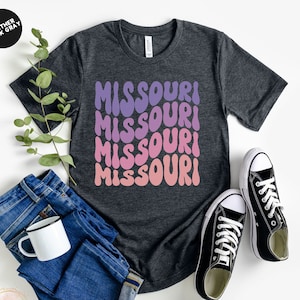 Missouri Bubble Letters Pastel T-shirt, Perfect Gift for Missouri Lovers and Locals, Ideal Missouri Tee for Travelers and Tourists, State T