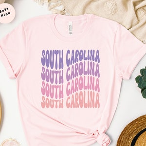 Camiseta com letras em forma de bolha da Carolina do Sul, perfeita para passeios de verão, ótimo presente para entusiastas do orgulho do estado, ideal para turistas e banhistas
