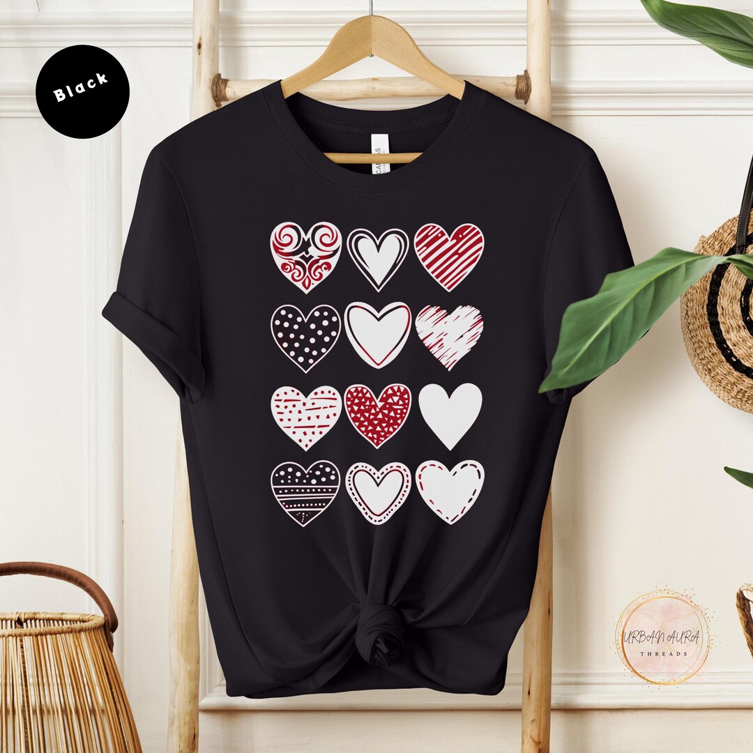 Valentine's Day Shirt For Women - Cute Heart Print Graphic Tee, Casual Lover Gift Tops