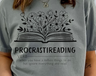 Shirt leesgrage bloemdessin PNG boekenliefhebbers cadeau idee gezellige leesgrage hoodie voor lezers Booktrovert tshirt SVG grappige citaten
