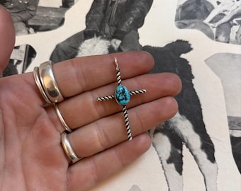 ナバホ クロスペンダントSTERLING刻印ターコイズ コーラル マルチ