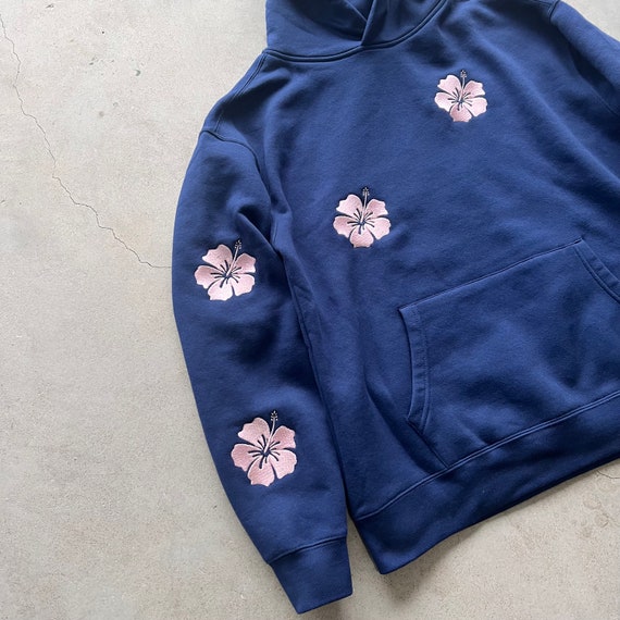 売れ筋がひ新作！ Hibiscus Flower Embroidered Hoodie . No String BOXY Fit トップス