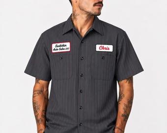 Camicia Dickies da meccanico personalizzata a righe antracite/blu/bianche con nome ricamato personalizzato. Abbigliamento da lavoro.