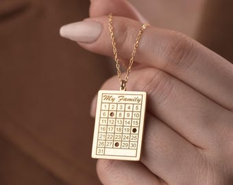 Gepersonaliseerde kalenderhangerketting van 925 sterling zilver.
