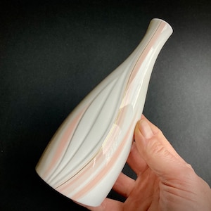 Royal Doulton Vase by Gerald Gulotta 18.5cm - 1982 - Outstanding Condition - Impressions Series - Retro Style - Bone China - Gift for Her.