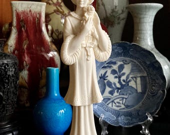 Arnaldo Giannelli Alabaster Sculpture of a Japanese Woman, 26cm's, Mid-20th Century