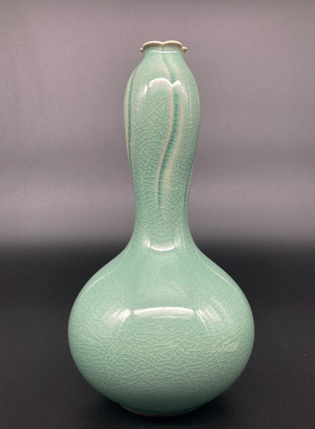 古現(コ・ヒョン) 曹基元(チョ・ギジョン) 青磁 花瓶 古現(コ・ヒョン) 曹基元(チョ・ギジョン) 青磁 花瓶 韓国高麗様式青磁