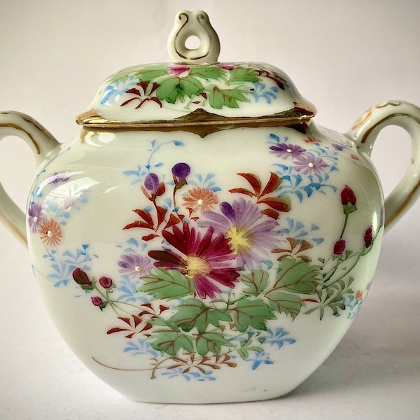Superb Example - Circa 1910 - Japanese Export Kutani Large Sugar Pot - Extremely Beautiful Hand Painting and Fine Porcelain.