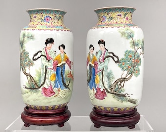 Chinese Republic Period Famille Rose Vases, 26cm Mirrored Pair, Early 20th Century.