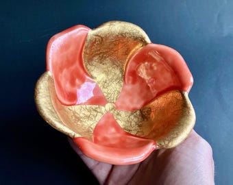 ヴィンテージ有田焼灰皿、幸楽窯伊万里焼、ゴールドアクセント装飾