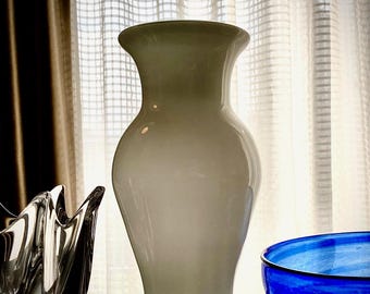 ヴィンテージ イタリア製 ホワイトガラス花瓶 – ムラーノ風 カプセル型