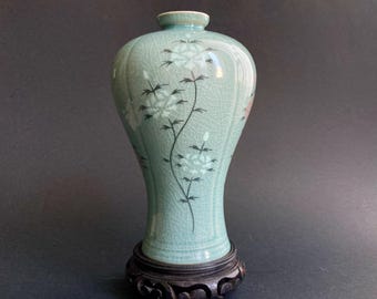 手作りの韓国陶器透かし彫り青磁花瓶 - 菊、高麗、伝統、室内装飾