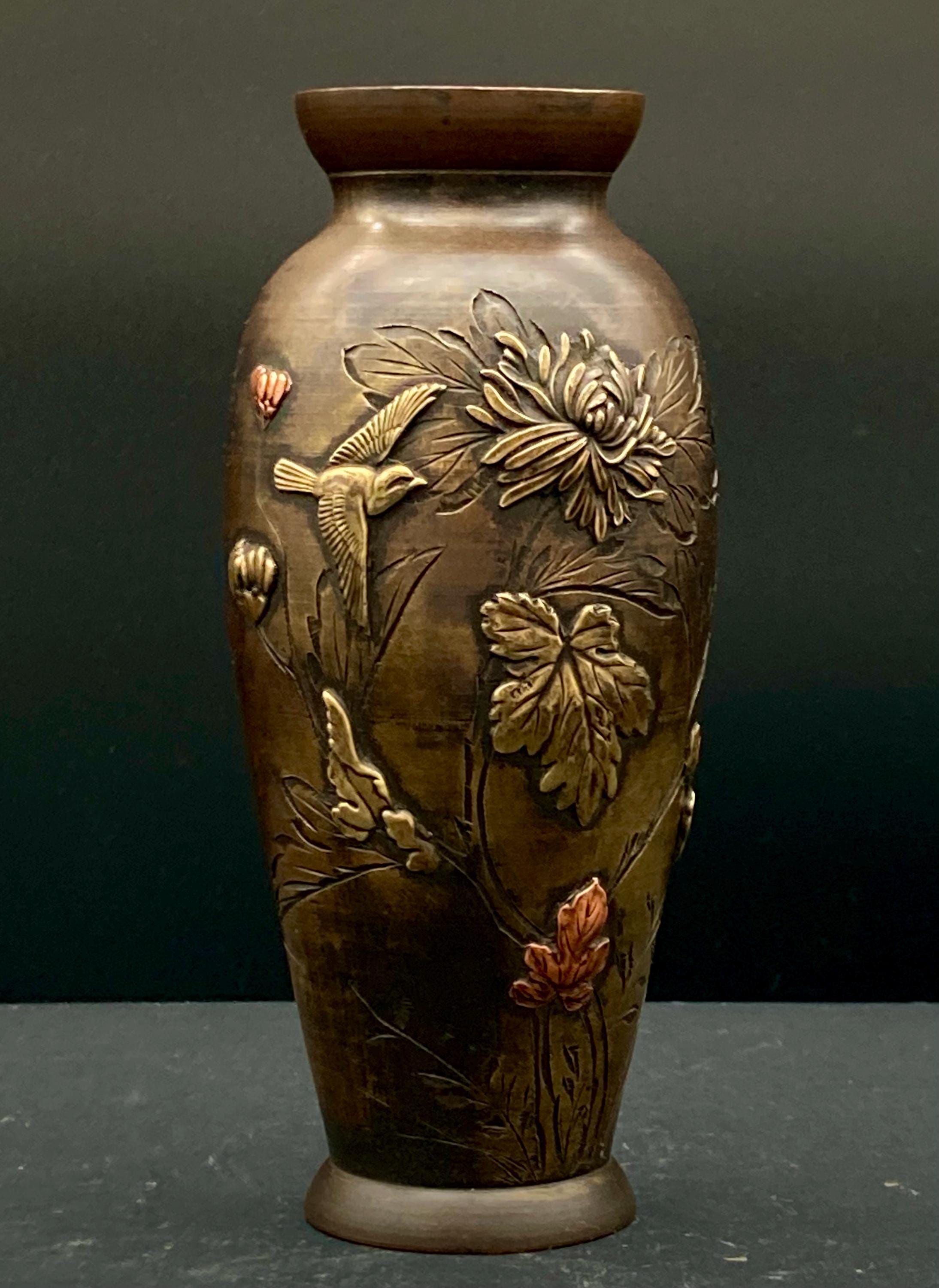 青い漆器花瓶 金箔装飾 木製台座付き 中国製七宝焼き花瓶（木製台座