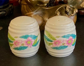 Hand Painted French Porcelain Salt and Pepper Shakers, 20th Century Chinoiserie