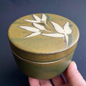 Hand Crafted Ceramic Trinket Box – Jan Buttenshaw Pottery, Australian Gum Leaf Design