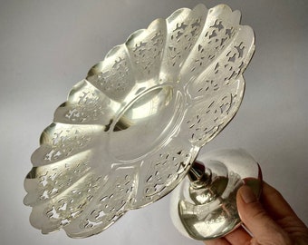 Circa 1930's - Very Good Condition - Medium Sized - Silver-Plated Stemmed Basket - Mayflower by Paramount - Made in Australia.