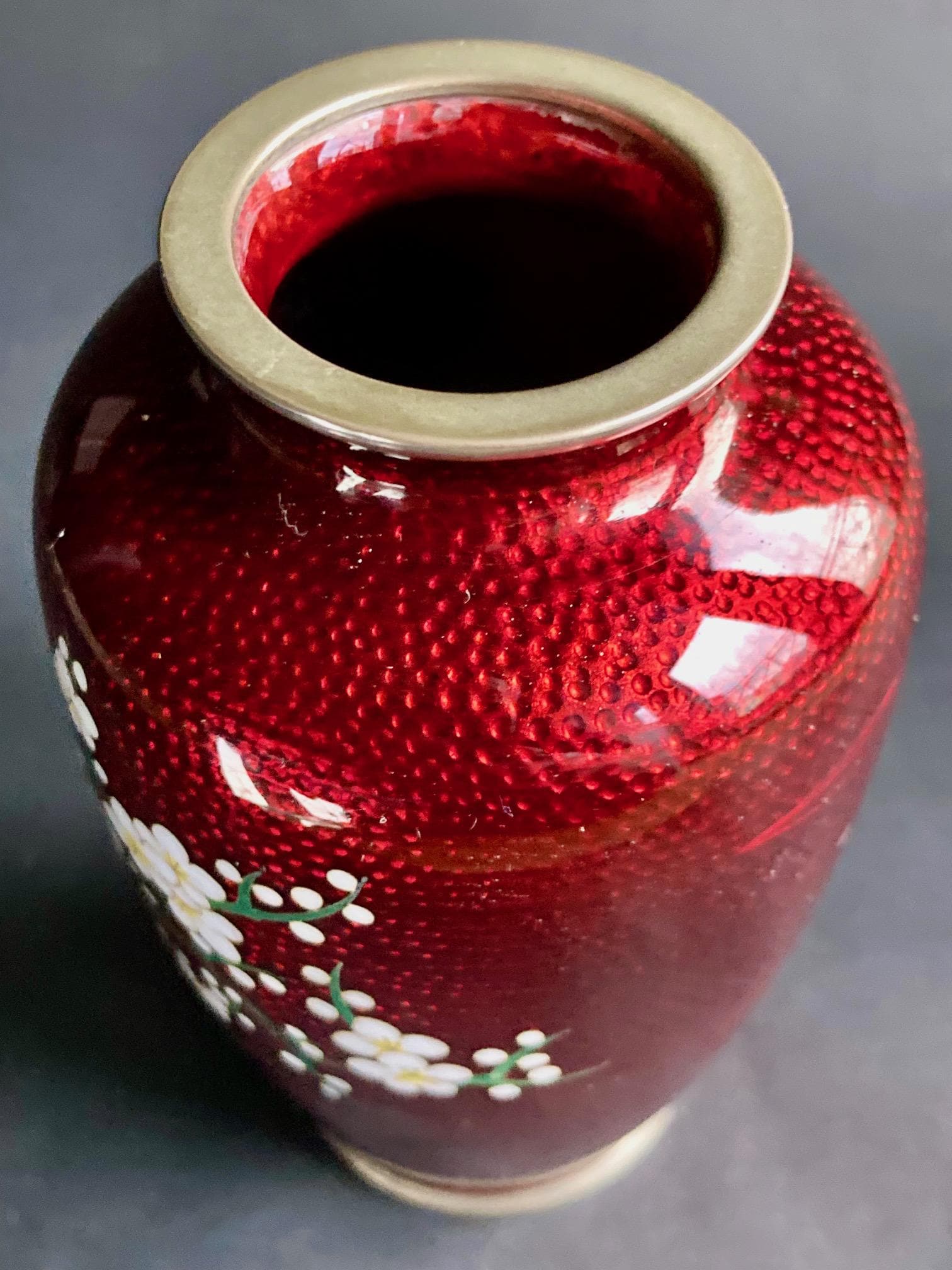 日本の銀張七宝花瓶（鳩血色）、安藤スタジオ、20世紀 - Etsy 日本