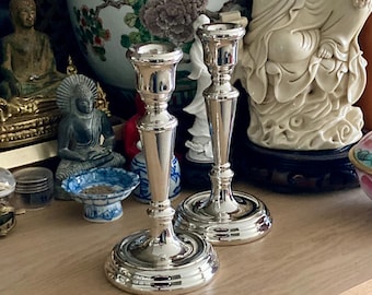 Świeczniki Mappin & Webb ze srebra próby 925, 17 cm, XX wiek.