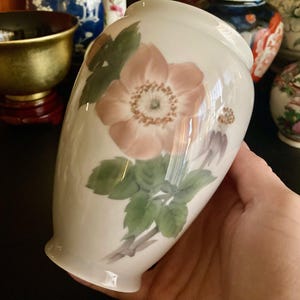Porcelain Vase by Bing & Grondahl - 13.5cm - Denmark c.1970&#39;s - Superb Condition - Hand Crafted - Painted - Beautiful - Vintage - Fine.