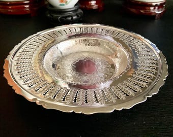 Vassoio portaoggetti vintage Trenton in metallo argentato reticolato - Prodotto in Canada, 1970
