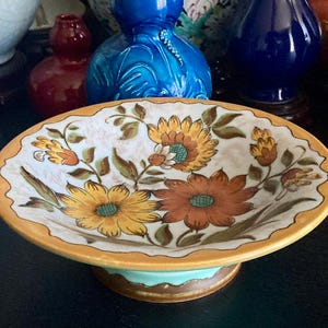 Antiek Gouda aardewerk art nouveau sokkelkom, Royal Zuid, bloemen, begin 20e eeuw