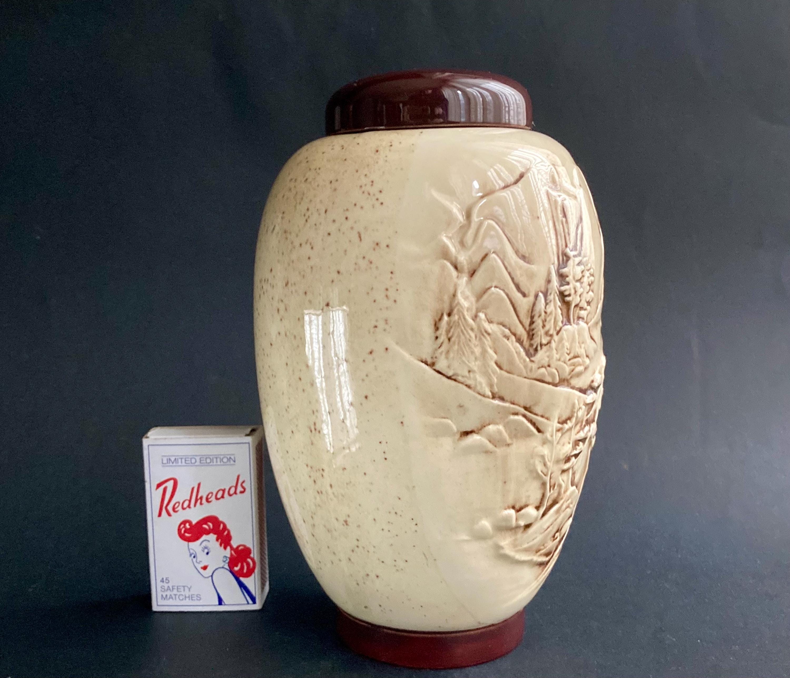 ヴィンテージの日本製刻印入り陶器瓶（蓋付き） - アジアンインテリア
