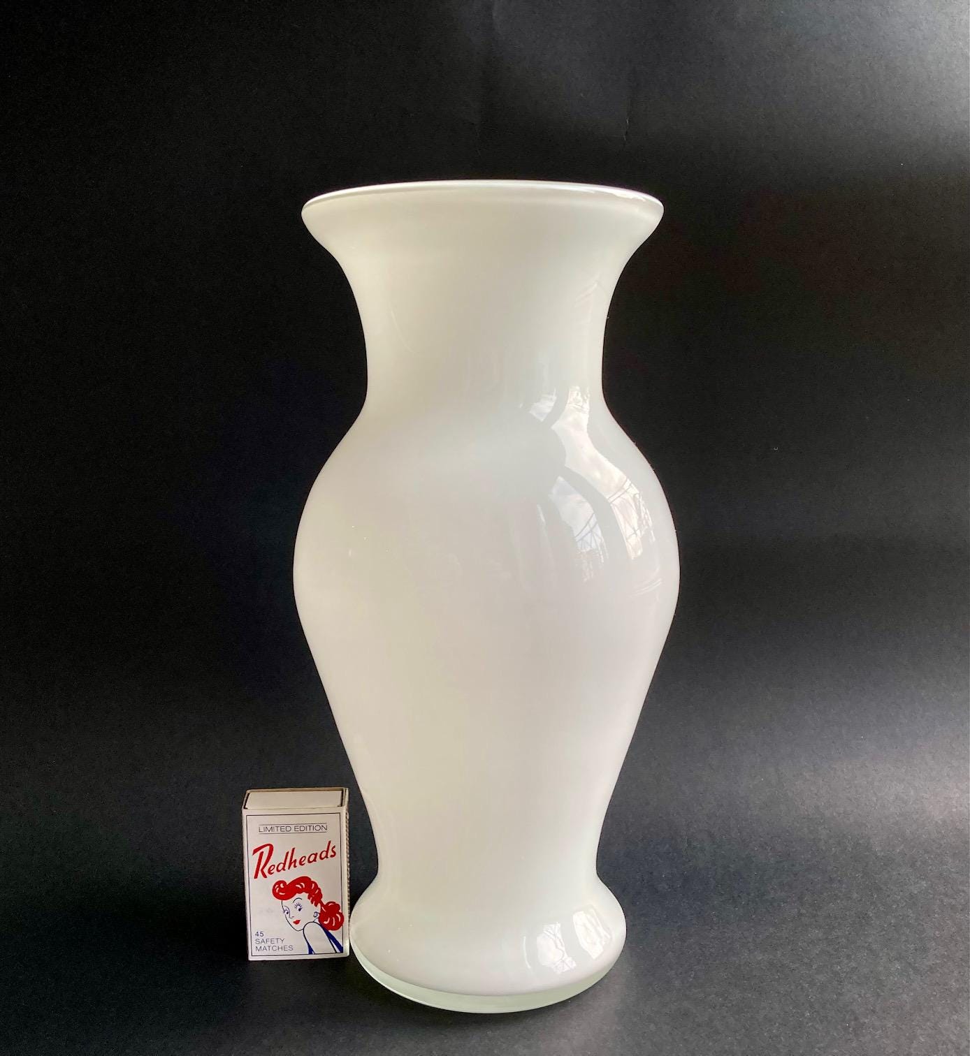 花瓶　イタリア製　ムラノ ヴィンテージ イタリア製 ホワイトガラス花瓶 – ムラーノ風 カプセル型