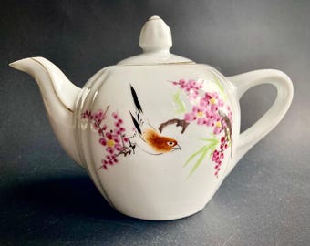 手描きの中国製磁器ティーポット – 20 世紀。