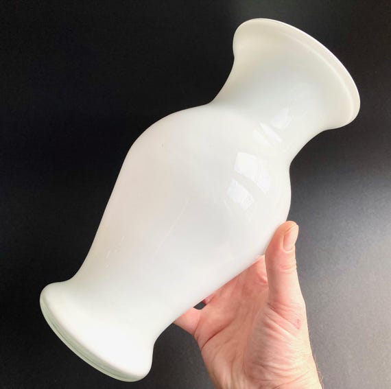 ヴィンテージ イタリア製 ホワイトガラス花瓶 – ムラーノ風 カプセル型