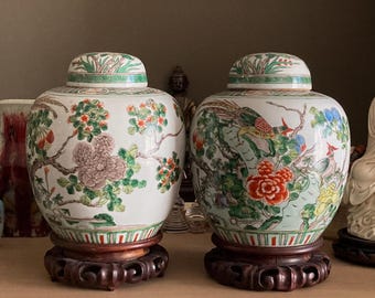 Antique Famille Verte Chinese Porcelain Jars, Stands, Qing, 19th Century, Mirrored Pair.