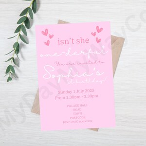 Invito per la festa del primo compleanno dei bambini a tema cuore rosa digitale / Modello Etsy modificabile / Personalizza con il nome del bambino e i dettagli della festa