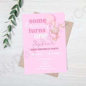 Invito per la festa del primo compleanno dei bambini a tema coniglietto digitale / Modello Etsy modificabile / Personalizza con il nome del bambino e i dettagli della festa