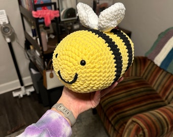 crochet bee plushie